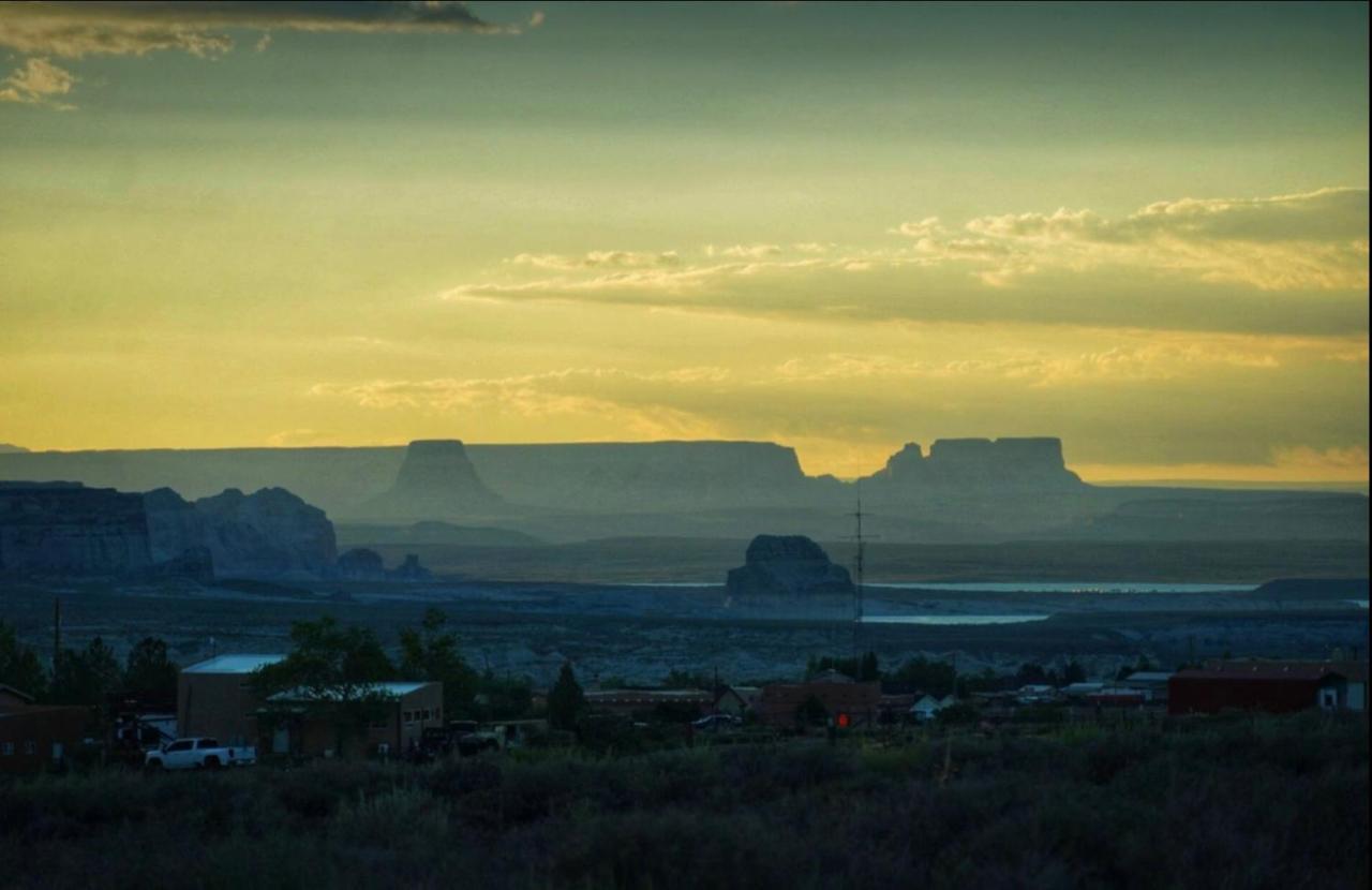 Page Arizona Border Town- Grand Serenity Room With Mesa Views 빅 워터 외부 사진