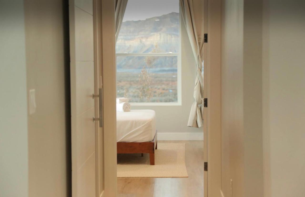 Page Arizona Border Town- Grand Serenity Room With Mesa Views 빅 워터 외부 사진