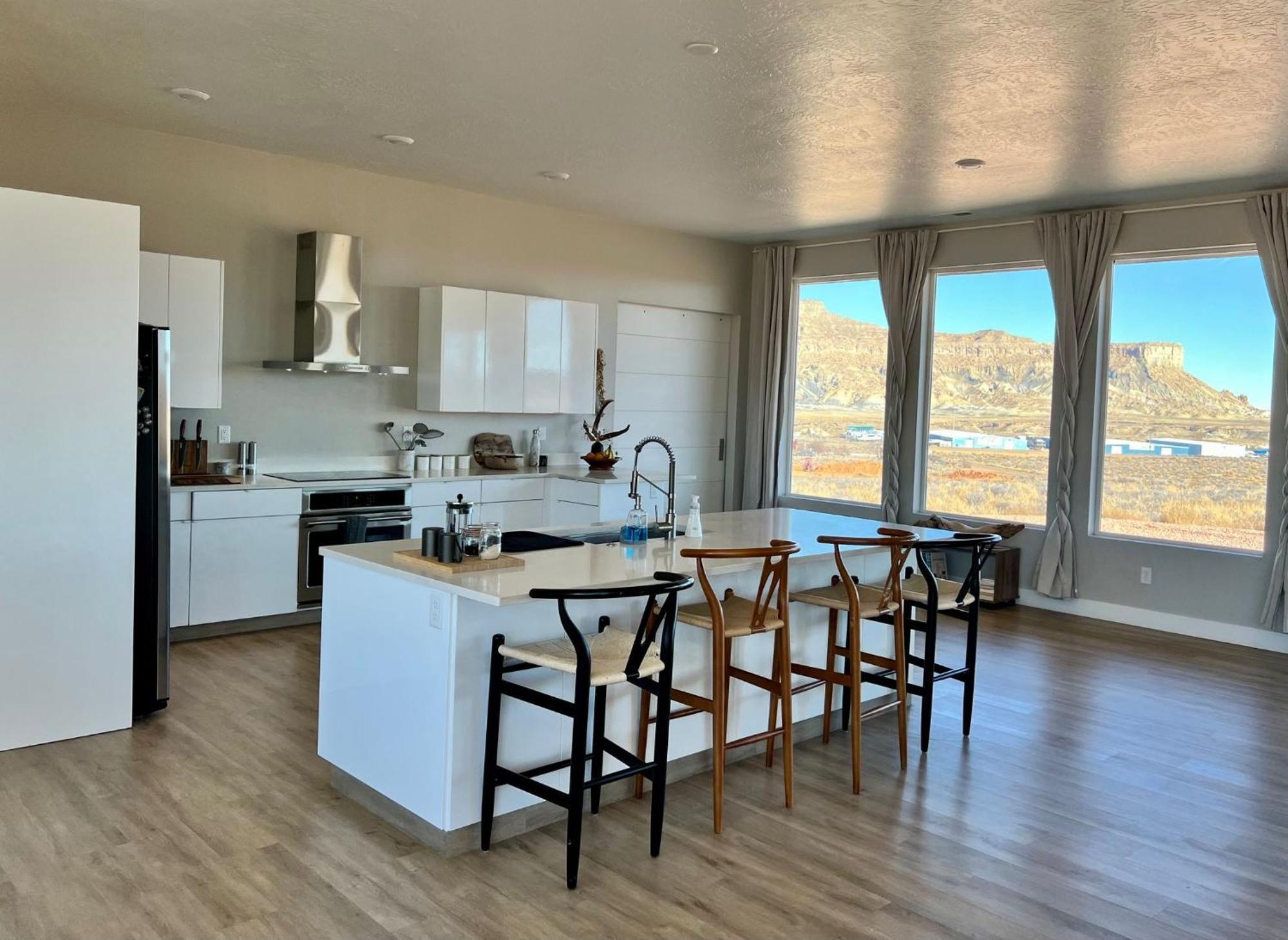 Page Arizona Border Town- Grand Serenity Room With Mesa Views 빅 워터 외부 사진
